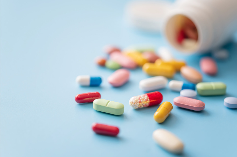 pills spilling out on the counter